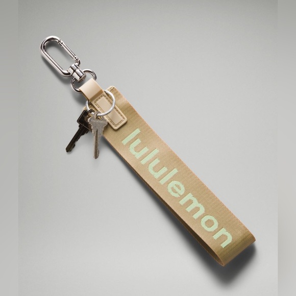 NWT Never lost Lululemon Keychain bag clip SOLD SEPARATELY Keep your keys close - Picture 10 of 15